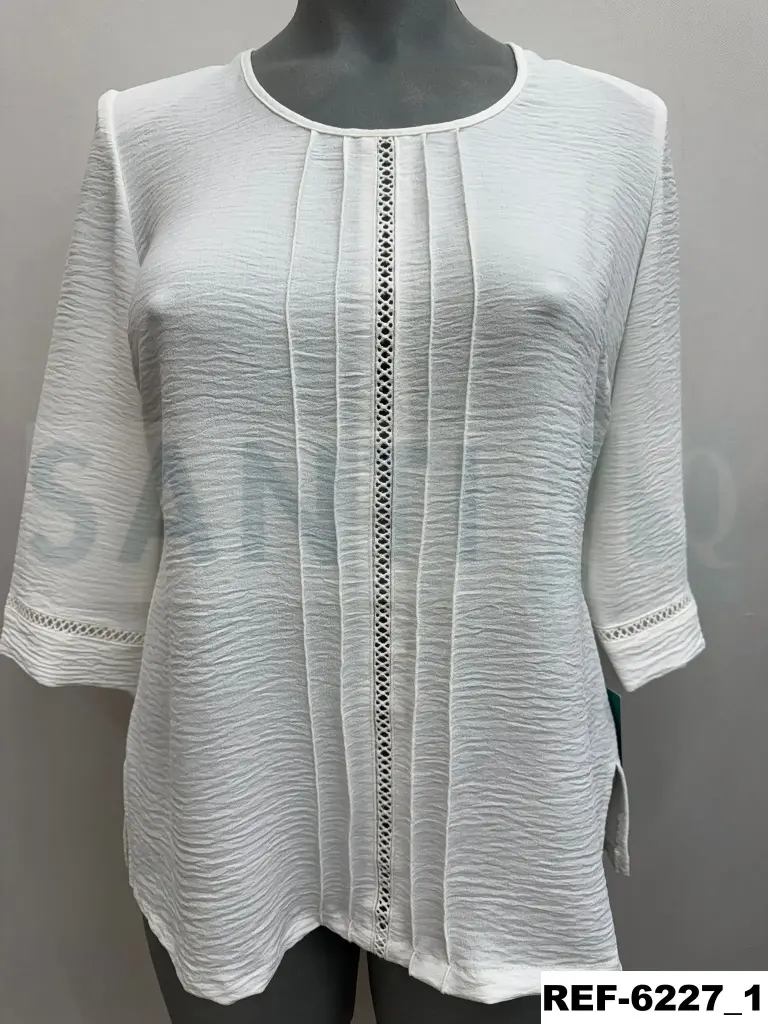 blusa media espalda bordada