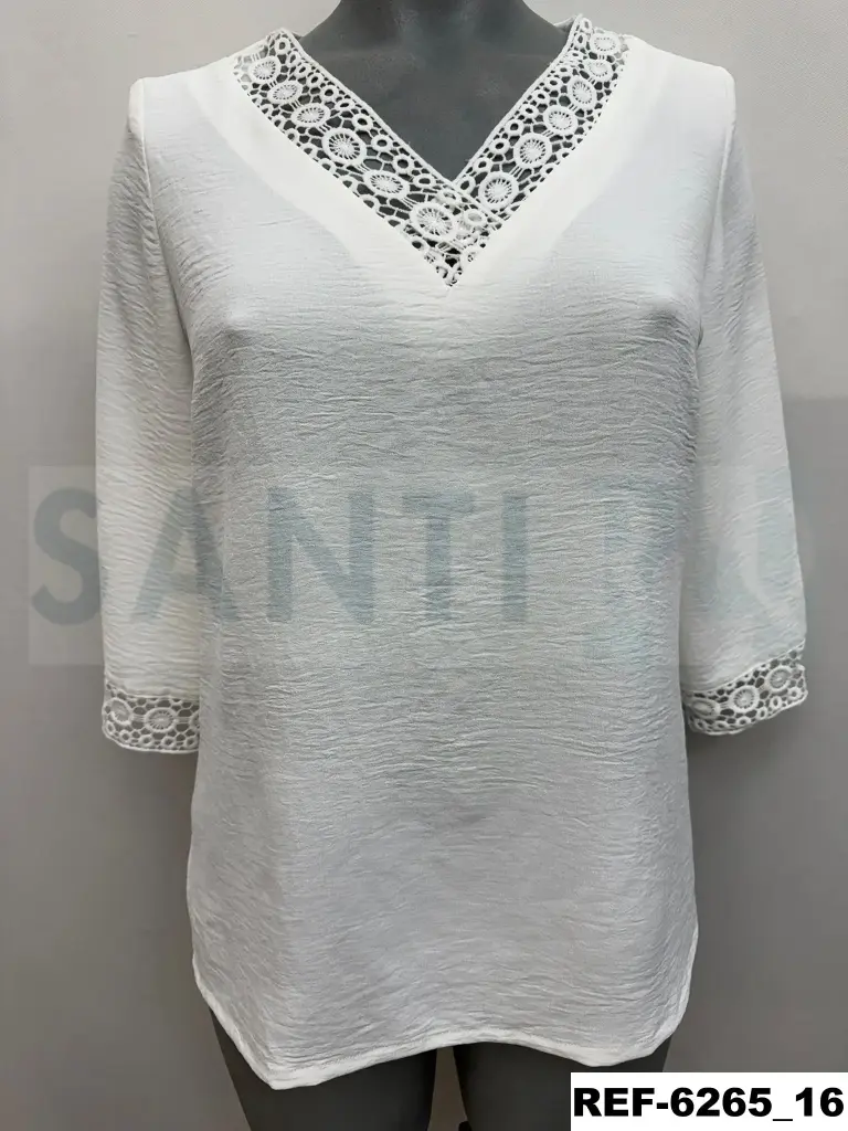 blusa escote pico entredos