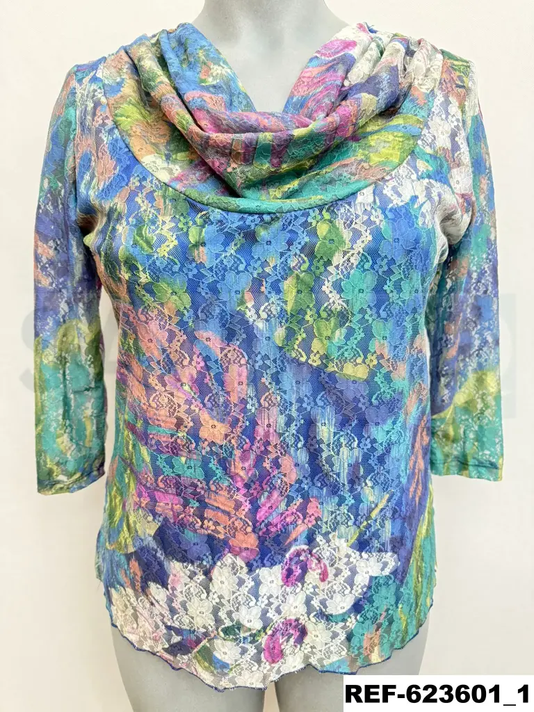 camiseta cuello drapeado  blonda