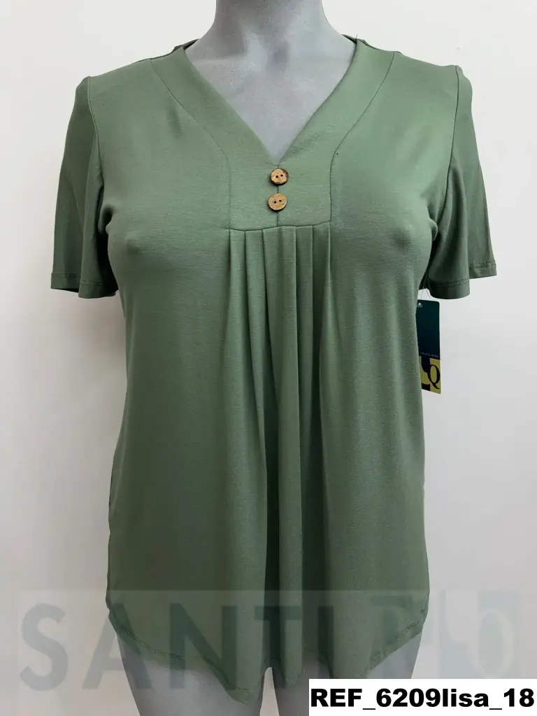 camiseta pliegues dos botones lisa