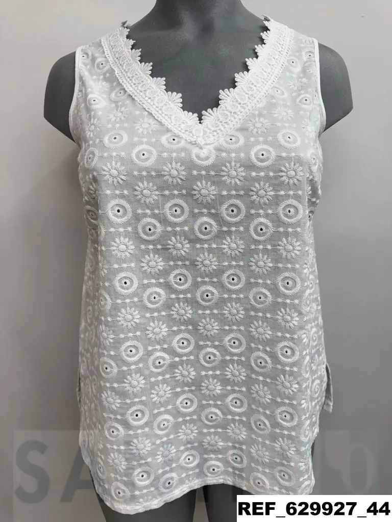 top bordado escote guipur