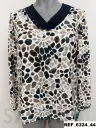 blusa escote liso tachas