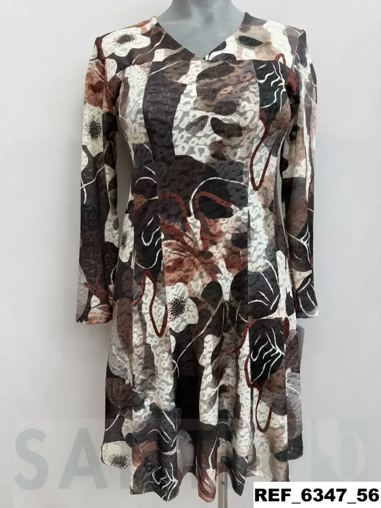 vestido godet escote pico