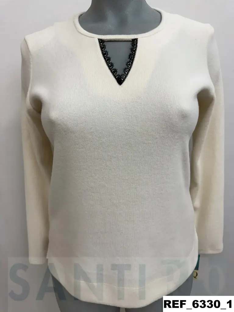 camiseta escote UVE puntilla