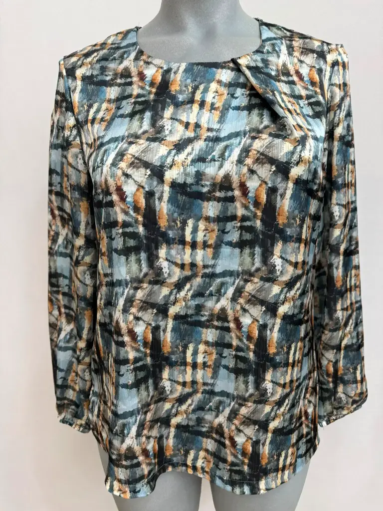 blusa pliegue escote