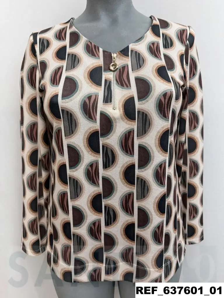 camiseta cremallera pico estampada