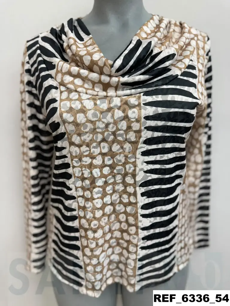 camiseta cuello drapeado