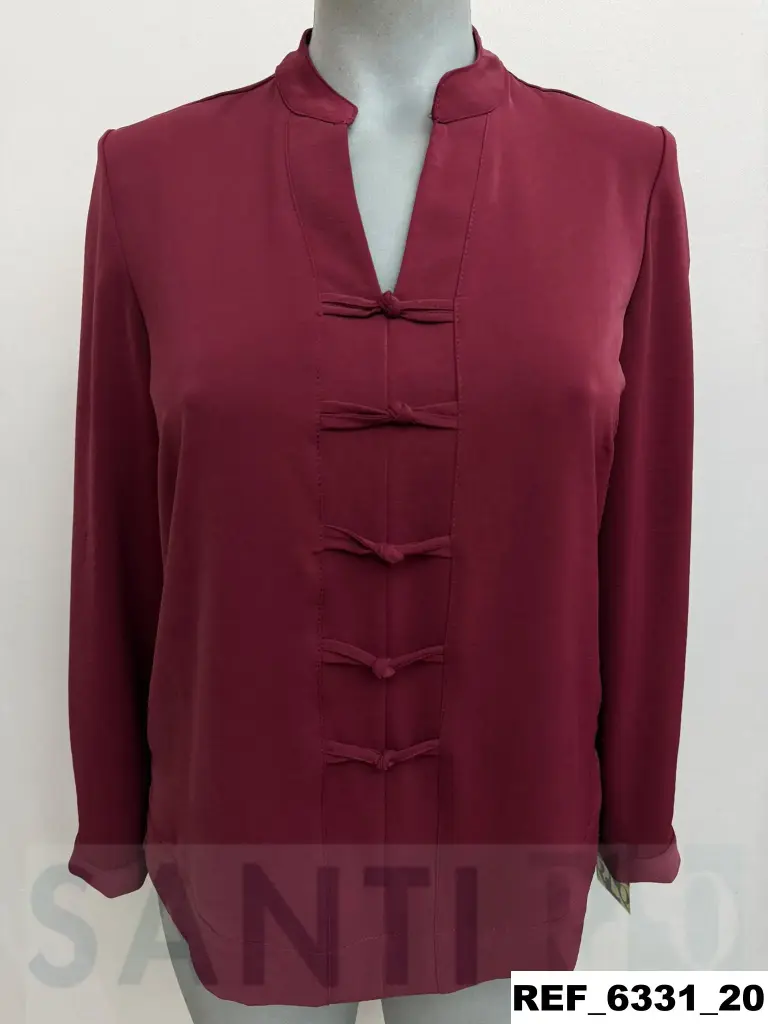 blusa cinco alamares