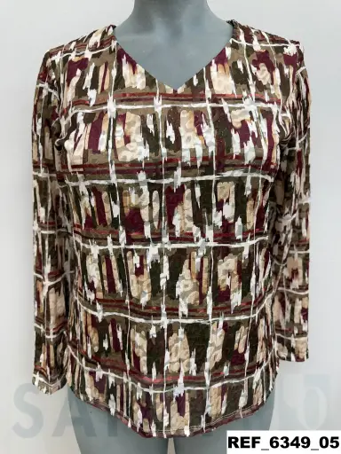 [634900] camiseta escote pico devoré