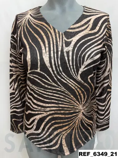 [634900] camiseta escote pico devoré