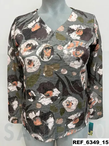[634900] camiseta escote pico devoré