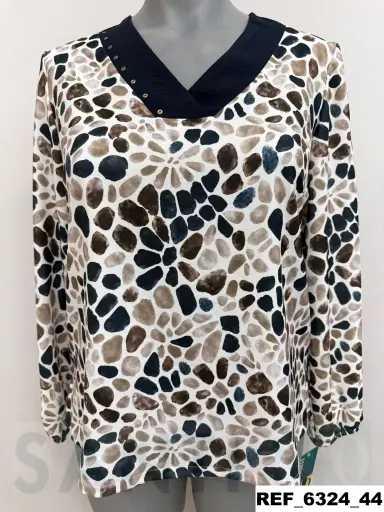 [632400] blusa escote liso tachas